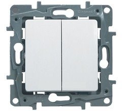 Legrand Etika белый переключатель 2-клавишный, 10А, Автоматические клеммы 672212 - фото 61622