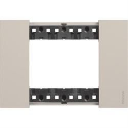 BTicino Living now песочный рамка итальянский стандарт 3 мод KA4803KM - фото 72823