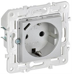 IEK SKANDY Серебряный Розетка с/з с защитными шторками 16А с USB C 18Вт SK-R17S SK-R14-16-U14-018-K23 - фото 74297