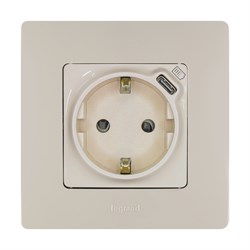 Legrand Etika Слоновая кость  Розетка с/з со шт. 16А 250В с USB тип C 1500мА 7,5Вт безвинтовые зажимы 672388 - фото 75068