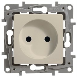 Legrand Etika слоновая кость розетка с заземлением, винт. клем. c защитой монт. лапок 672324 - фото 75071