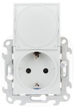 Simon 24 Белая Розетка 2К+3 IP44 с крышкой и защитными шторками Push&Go 2420448-030 - фото 75942