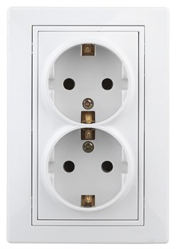Intro Розетка Plano 1-205-01 с заземлением двойная 2X2P+E Schuko, 16А-250В, IP20, СУ, белый Б0053915 - фото 76607