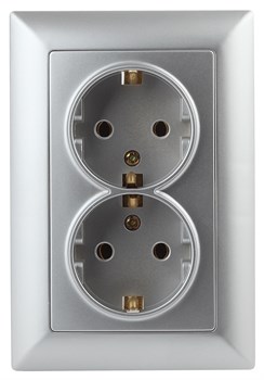 Intro Розетка Solo 4-205-03 с заземлением двойная 2X2P+E Schuko, 16А-250В, IP20, СУ, алюминий Б0053664 - фото 76686