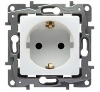 Legrand Etika белый розетка с заземлением, со шторками, винт. клем. 672222