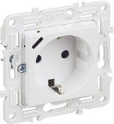 IEK SKANDY Арктический белый Розетка с/з с защитными шторками 16А с USB C 18Вт SK-R17W SK-R14-16-U14-018-K01