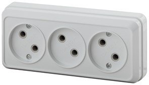Intro Розетка Quadro 2-205-01 без заземления трехместная 3х2P, 16А-250В, IP20, ОУ, белый Б0053809